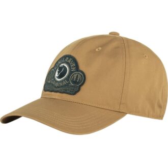 Gorra clásica con insignia